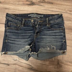 American Eagle size 8 super stretch shorts